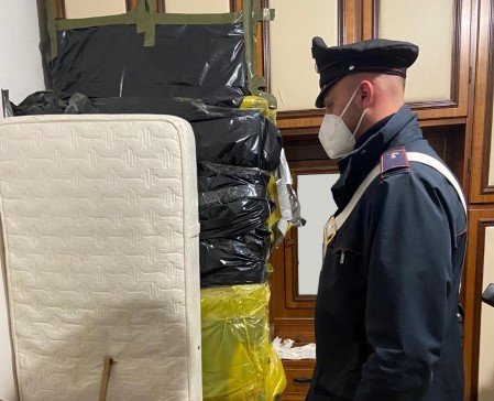 Nasconde in casa il cadavere della madre per continuare a prendere la sua pensione