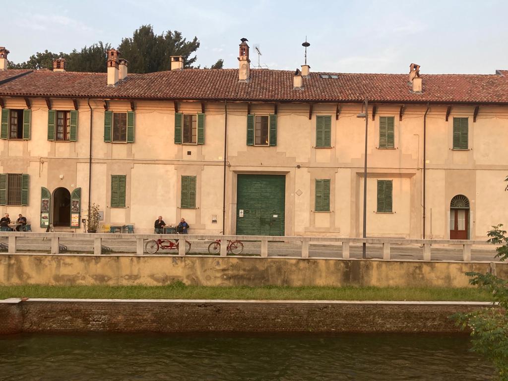 Una donna di 34 anni è stata trovata senza vita nel suo appartamento