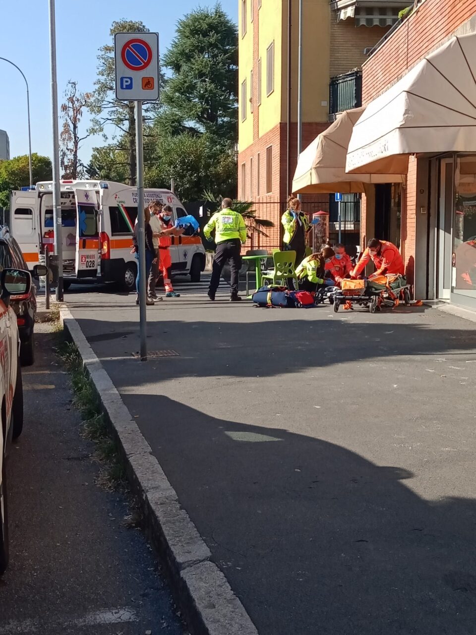 Malore durante la pausa pranzo: paura per un operaio