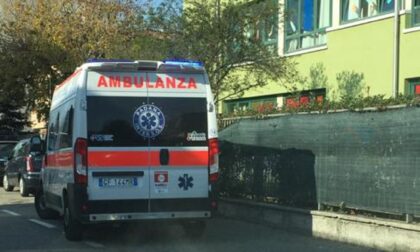 Ambulanza alla primaria di Gaggiano per soccorrere un alunno