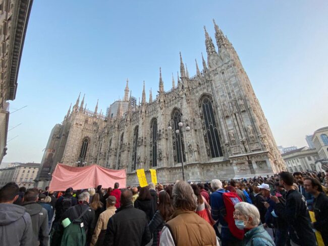 Manifestazione non autorizzata dei no Green pass bloccata dalla Polizia