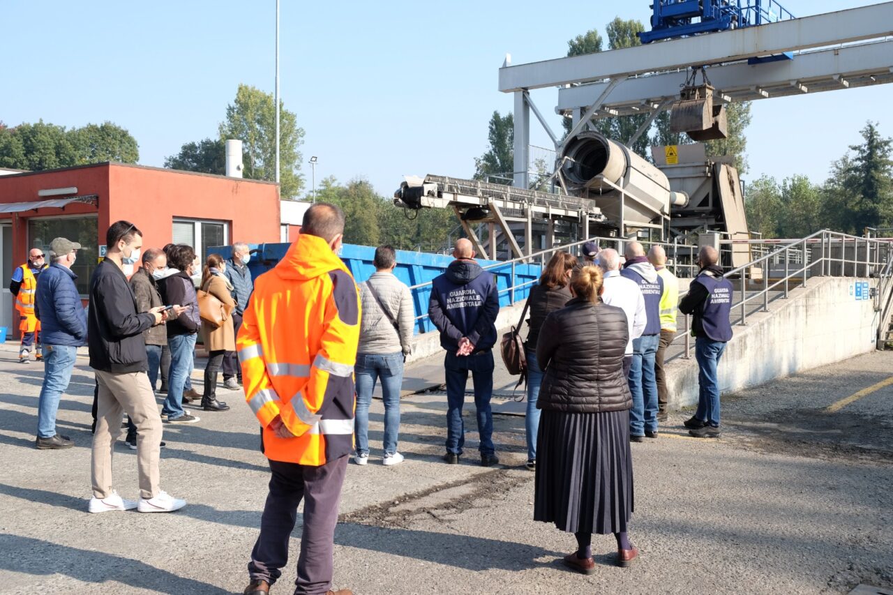 Visita al depuratore, spiegato lo smaltimento dei grassi alimentari