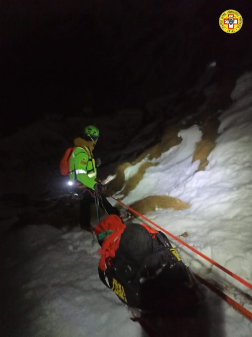 Escursionisti restano bloccati in alta quota: recuperati in piena notte dal Soccorso alpino