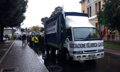 Un corteo a Castano per festeggiare la nascita di Maometto