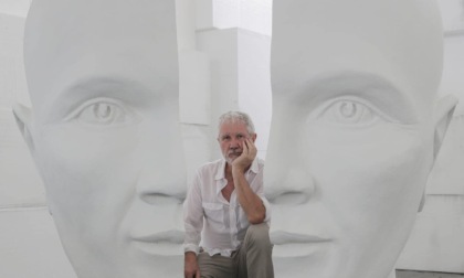 La scultura dell’artista Pierangelo Russo esposta al Fornaroli