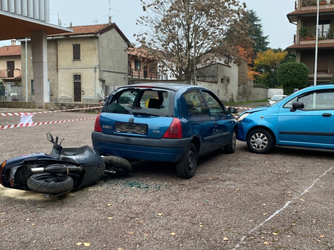 Incidente tra due auto e una moto. Ma è una simulazione