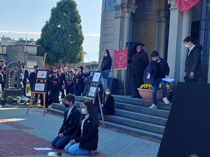 Anche gli studenti di Parabiago rendono omaggio al Milite Ignoto