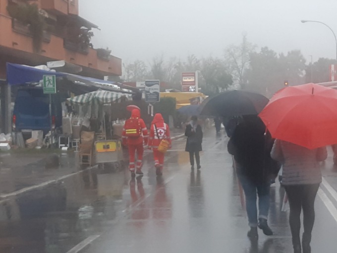 Fiera dei Morti sotto la pioggia