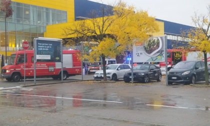 Evacuate più di 1000 persone dall'Ikea di Corsico per la fuoriuscita di una sostanza irritante