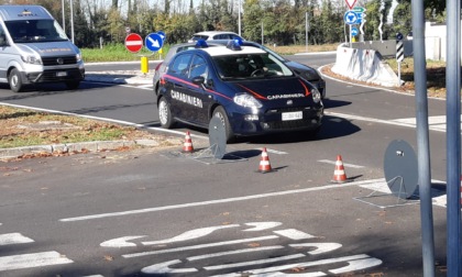 Trovato morto nel parcheggio del cimitero