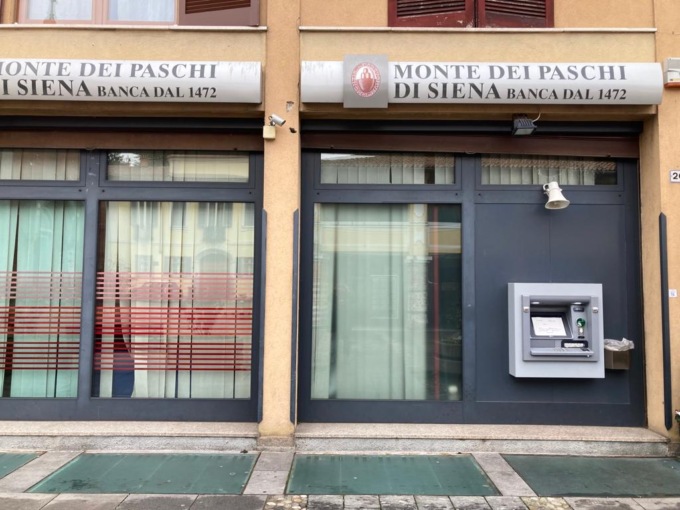 Bancomat vandalizzato, è fuori uso