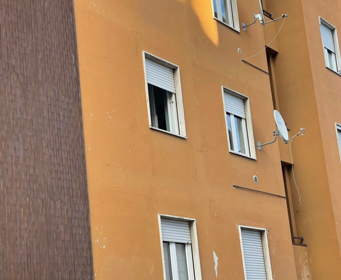 Bimbi chiusi in casa salvati dai pompieri