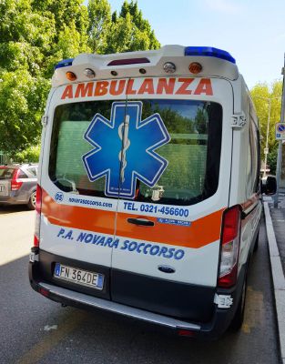 Scende dall’auto dopo un tamponamento, viene investito e muore