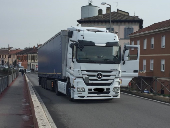 tir bloccato