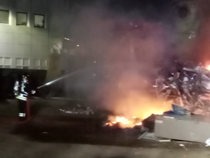 Incendio in una ditta di riciclaggio metalli
