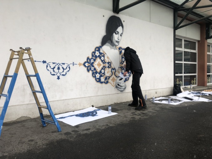 Il tocco dell’artista di strada iraniano nel nuovo murales di Settimo Milanese