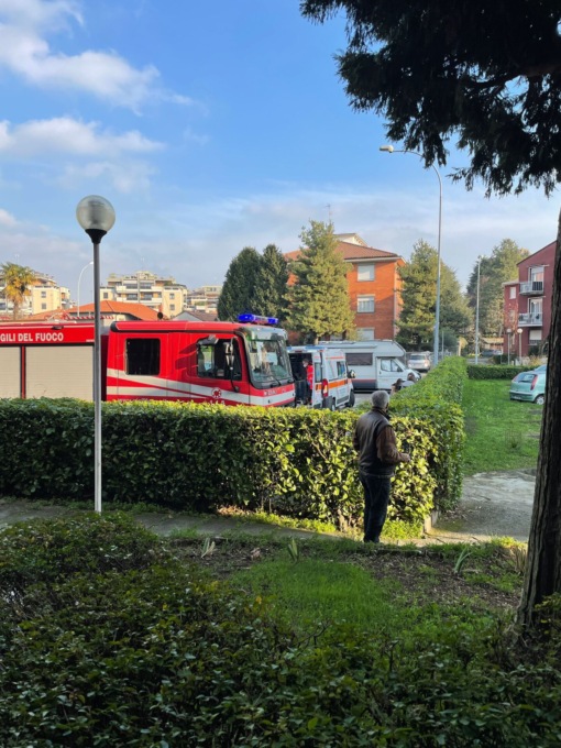 Donna trovata in casa riversa a terra