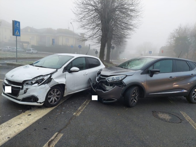 Scontro tra due auto a Inveruno