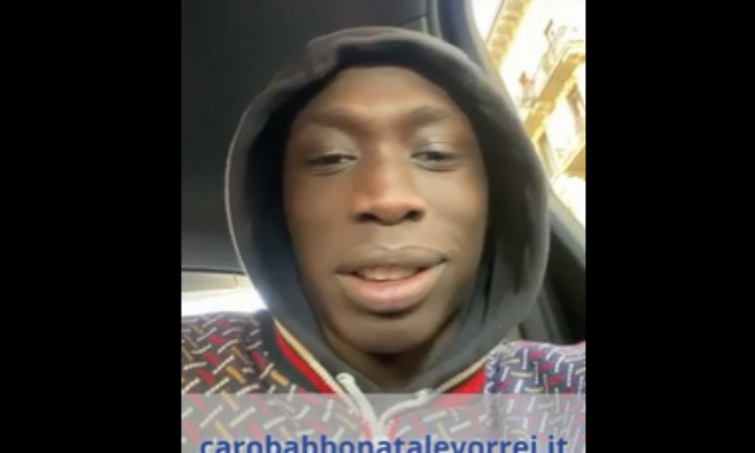 Il TikToker Khaby super testimonial della nostra iniziativa “Caro Babbo Natale vorrei…”