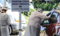Caos tamponi in Lombardia: in arrivo due nuovi hub dedicati, le farmacie estenderanno gli orari
