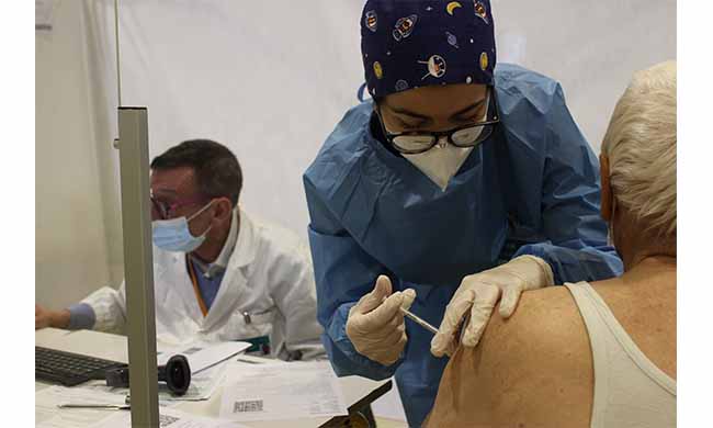 Scuola, smart working, super Green pass, obbligo vaccinale: cosa cambia con il nuovo decreto Covid