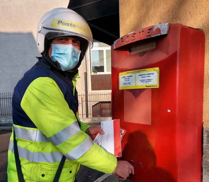 Poste Italiane, imbucate migliaia di lettere per Babbo Natale