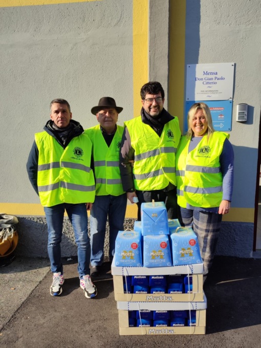Aggiungi un posto a tavola, i soci del Lions club Rho Host alla mensa dei poveri