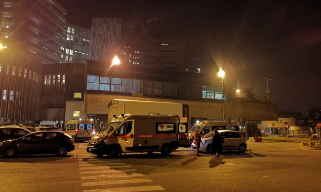 Precipita sul luogo di lavoro, grave operaio di 43 anni