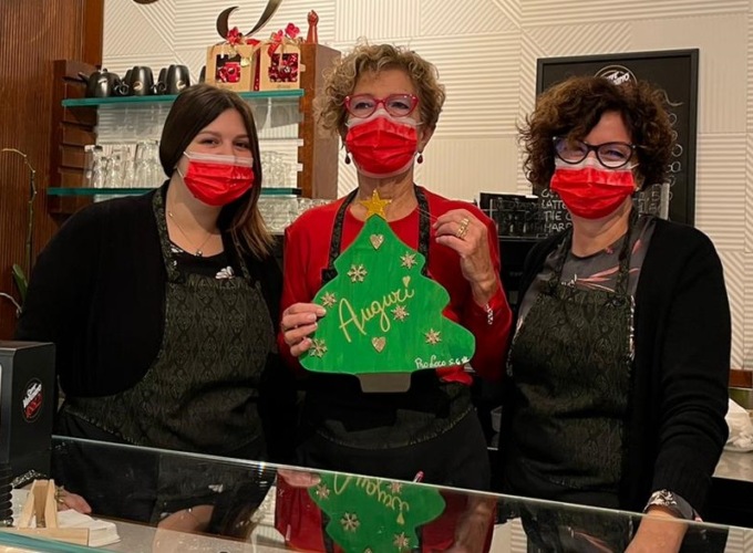 Alberi di Natale per i commercianti: la Pro Loco accende la festa
