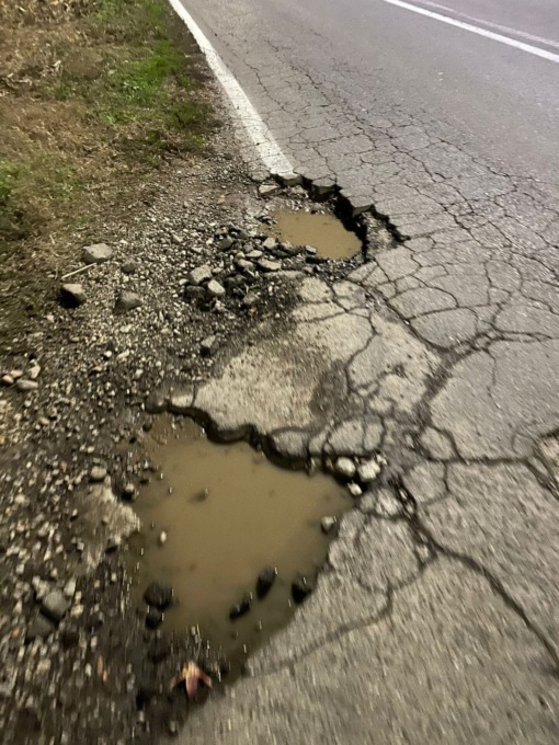 Strada groviera: “Gomme squarciate e sicurezza a rischio”