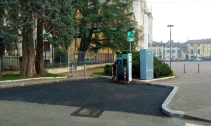 Postazioni di ricarica per auto elettriche: Legambiente bacchetta il Comune