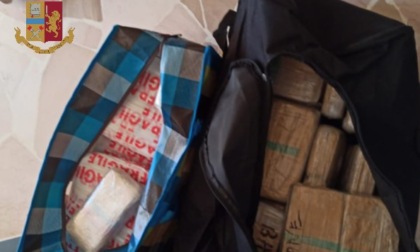 Antidroga, 43 chili di eroina in cucina: arrestata dalla Polizia di Stato