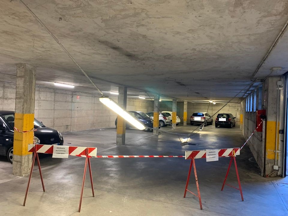 Castano Primo, atto vandalico parcheggio sotterraneo municipio