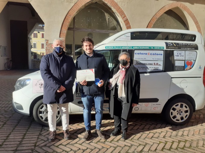 I “Progetti del Cuore” consegnano un mezzo per i cittadini