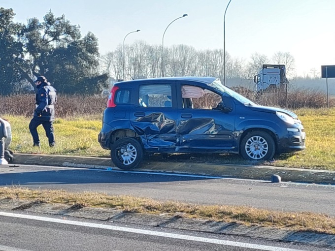 Scontro fra due auto, sul posto arriva l’elisoccorso