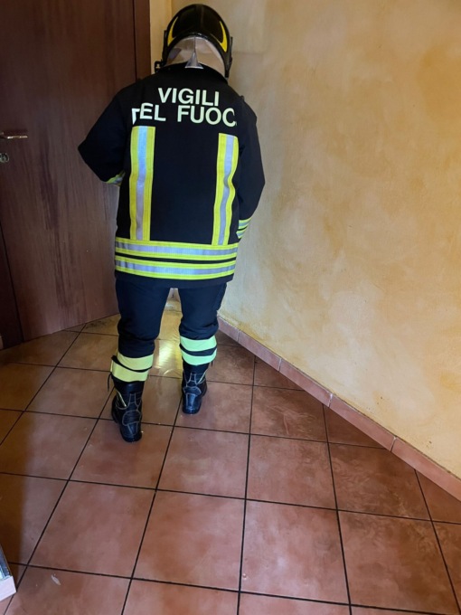 Si allaga un appartamento in disuso, acqua per l’intero stabile