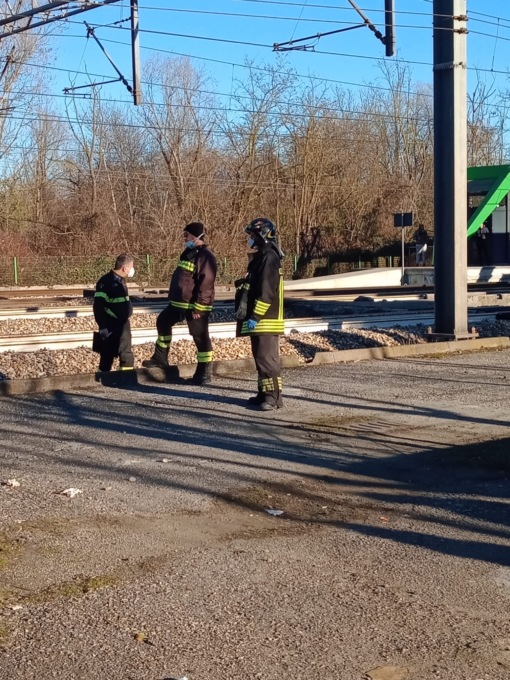 Tragedia in stazione, morta donna
