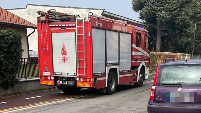 Fuga di gas dal contatore di una villetta, arrivano i pompieri