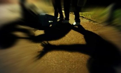 Pestaggio fuori da un bar: l’accusa è di tentato omicidio