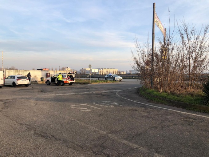 Operai si fanno male nel Naviglio: interviene l’elisoccorso