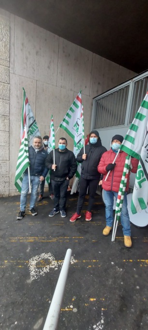 Chiusura Emerson, nuovo corteo e presidio davanti alla sede di Confindustria