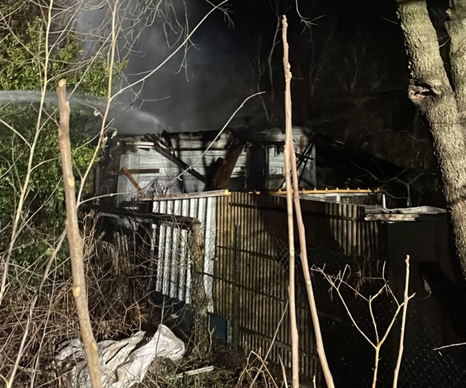 Cataste di legna in fiamme