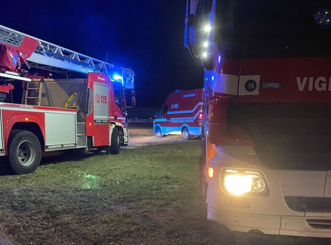 Incendio sul balcone, salvi madre e figlio