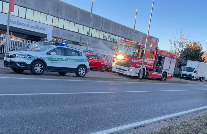 Ha un malore in auto e si schianta: niente da fare per il 74enne alla guida