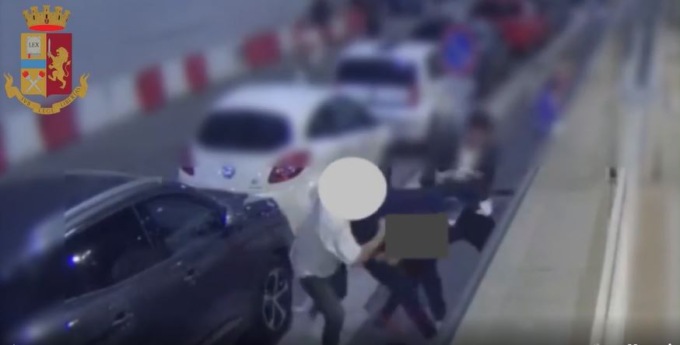 Accoltellò poliziotto fuori servizio: arrestato 26enne