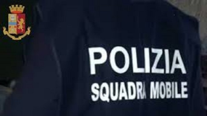 Borseggiata in stazione: arrestati due ventenni