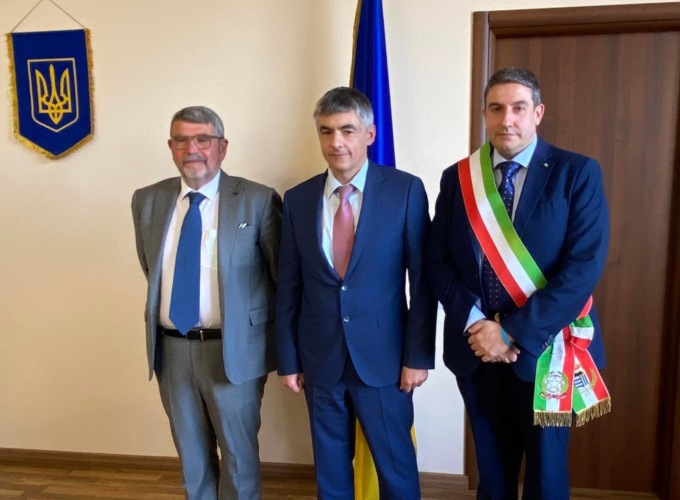 Il sindaco Ballarini e l’imprenditore Bennati incontrano il console ucraino
