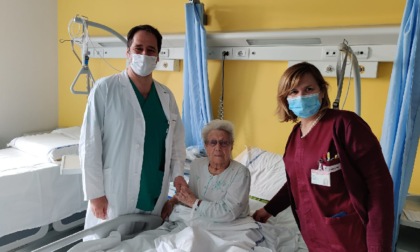 L'ospedale saluta la centenaria dopo l'operazione al femore