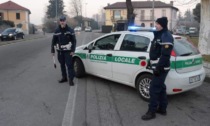 Passa sgommando davanti alla scuola: 5mila euro di multa