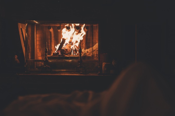 Il camino, un elemento che da sempre dona calore familiare alle nostre case